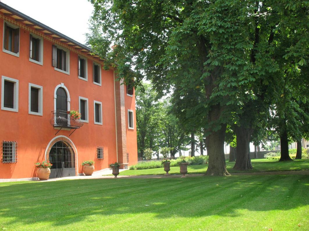 Villa Chiopris Eksteriør billede